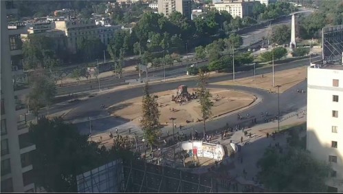 Manifestaciones en Plaza Italia nuevamente provocan desvíos de tránsito y cierre de estaciones de Metro