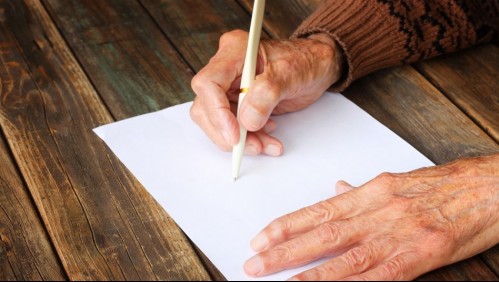 Joven le pide a su abuelo una lista de cosas que lo hacen feliz y la respuesta la sorprendió: 'Me encuentro destrozada'