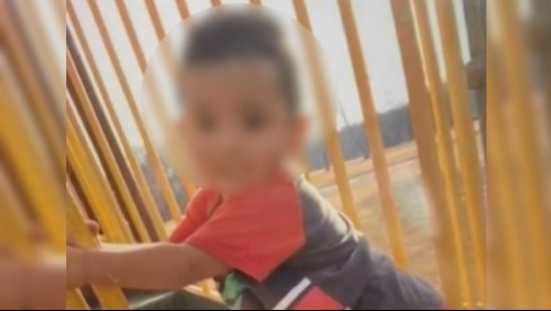 Niño de 2 años muere atropellado accidentalmente por su propio padre: 'No me di cuenta cuando volvió a salir'