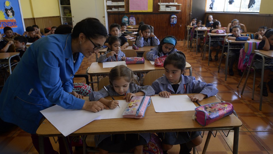 'No es solo por vocación': Experta explica la baja en el interés por estudiar pedagogía y cómo se puede revertir