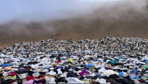 Desierto de Atacama: El cementerio tóxico de la moda descartable