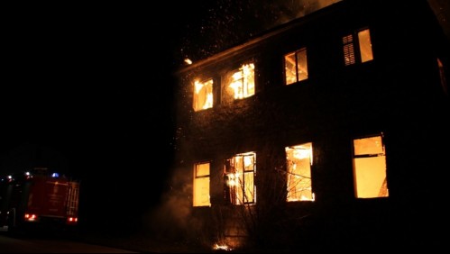 Al menos 26 niños mueren en violento incendio que afectó a una escuela