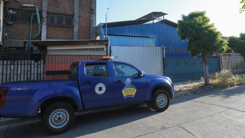 Descubren crematorio ilegal de mascotas en la comuna de La Cisterna: Vecinos denunciaron mal olor Descubren crematorio ilegal de mascotas en la comuna de La Cisterna: Vecinos denunciaron mal olor