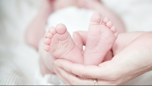 Dos mujeres son implantadas por error con el embrión de cada una y acaban criando al bebé equivocado: ahora son amigas