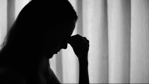 'Abusó de mí toda la noche': Mujer denuncia que hombre que le arrienda una pieza le dio alcohol para luego violarla