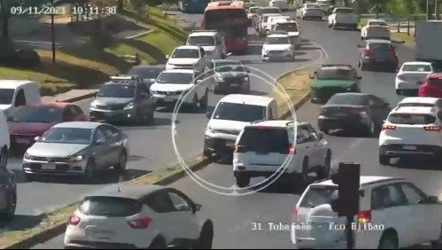 Cámaras captan persecución policial que comenzó en Ñuñoa y terminó en Providencia: Dos detenidos