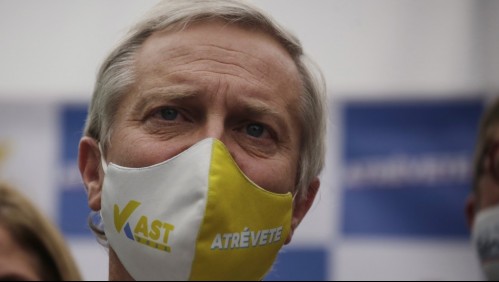 'No me siento de ultraderecha' José Antonio Kast señala a la prensa extranjera que es el candidato del sentido común