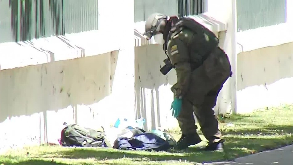 Descartan artefacto explosivo en cercanías de la Escuela de Carabineros Descartan artefacto explosivo en cercanías de la Escuela de Carabineros