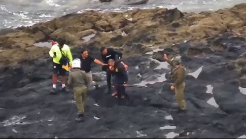 Rescatan a lactante de 11 días que fue ingresado al mar por su padre en Iquique: Hombre portaba un cuchillo