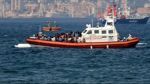 Encuentran 10 cadáveres de inmigrantes en un barco: habrían muerto asfixiados por olor a gasolina y humo