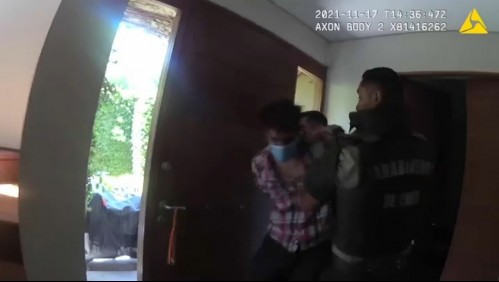 Delincuentes son atrapados en el momento exacto de un robo en una casa de Las Condes: Todo quedó grabado