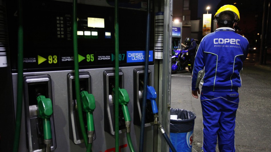 Denuncian que Copec no entregaría la totalidad del combustible pagado -  Meganoticias