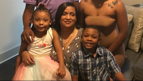 Niño de siete años salvó la vida de su mamá que sufrió convulsiones frente a él y a su hermanita