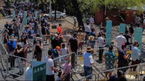 ¿Pueden cerrar las mesas si aún hay gente haciendo filas para votar?