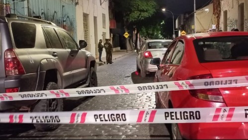 Pareja de funcionarios PDI y Carabineros frustran encerrona en Santiago: Uno de los cinco delincuentes era menor de edad