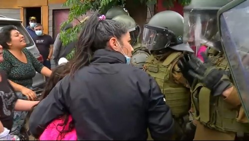 FF.EE. de Carabineros interviene manifestación de vecinos en actividad de Kast en Lo Espejo