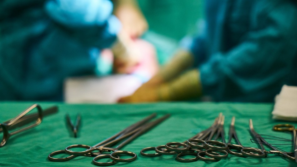 Acusan a médico de realizar cirugías plásticas sin la especialidad: víctimas sufrieron graves lesiones y una casi muere Acusan a médico de realizar cirugías plásticas sin la especialidad: víctimas sufrieron graves lesiones y una casi muere