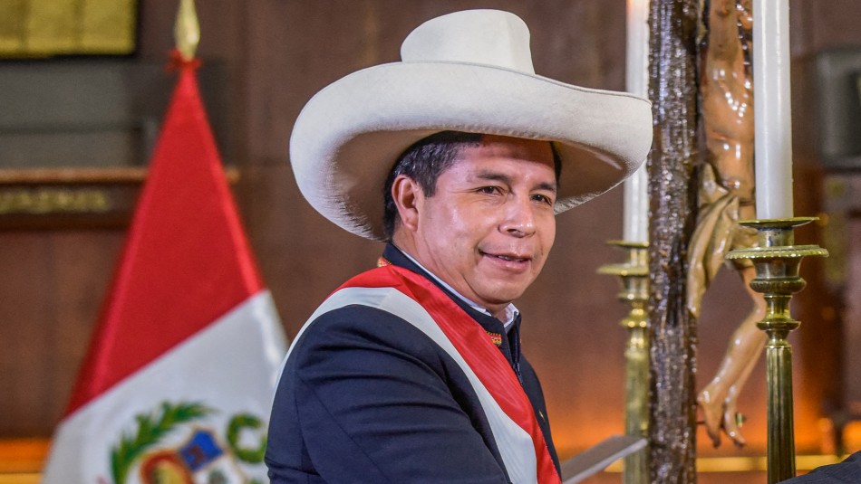 Oposición peruana pide la destitución del Presidente Pedro Castillo Oposición peruana pide la destitución del Presidente Pedro Castillo