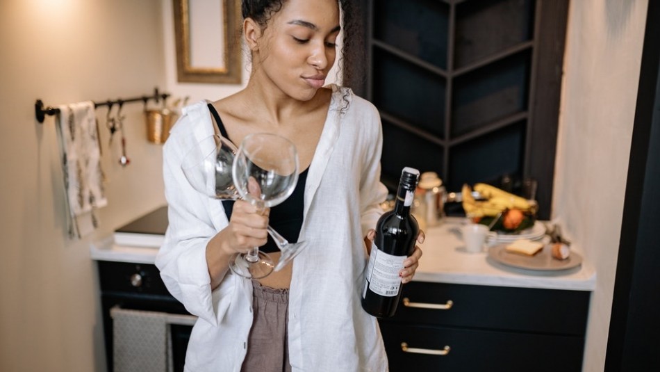 Beber cuatro vasos de vino a la semana aumenta el riesgo de desarrollar demencia, según estudio científico Beber cuatro vasos de vino a la semana aumenta el riesgo de desarrollar demencia, según estudio científico