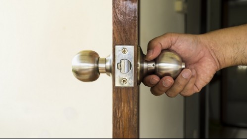 Mujer pidió cambiar la cerradura por su esposo violento, la ignoraron y un mes después fue asesinada junto a sus hijos