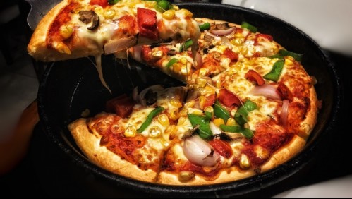 Cliente amenazó con un fusil a trabajadores de una pizzería por tardar demasiado en su pedido