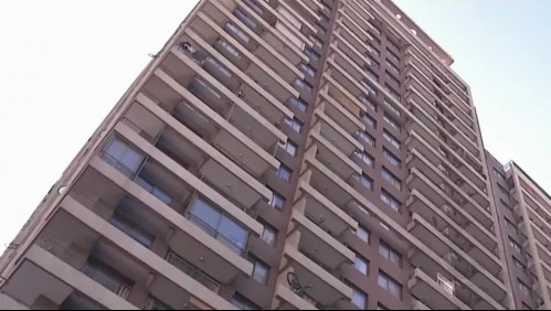 Edificio de Santiago sufrió tres robos en un mismo día: una de las víctimas fue agredida físicamente