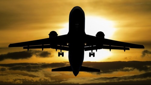 Encuentran en Miami a hombre escondido en el tren de aterrizaje de un avión que llegó de Guatemala