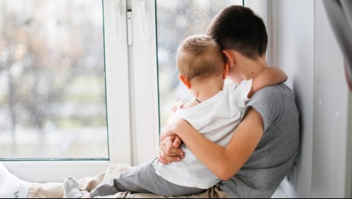 Niño de 9 años creó aplicación para ayudar a comunicarse a su hermano con autismo