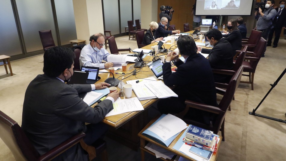 Matrimonio Igualitario: comisión del Senado recomienda a la Sala enviarlo a comisión mixta Matrimonio Igualitario: comisión del Senado recomienda a la Sala enviarlo a comisión mixta