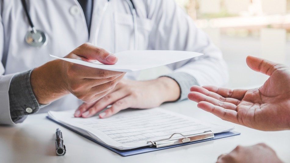 Ginecólogo ofrecía sexo a pacientes como terapia para curar el virus del papiloma humano y lo descubrieron en televisión Ginecólogo ofrecía sexo a pacientes como terapia para curar el virus del papiloma humano y lo descubrieron en televisión