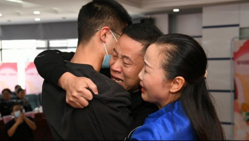 Padre encuentra a su hijo secuestrado hace 14 años, pero el joven no quiere volver a vivir con él