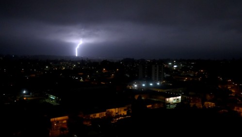 'No recuerdo una de este tipo': los videos de la tormenta eléctrica que afectó el sur del país