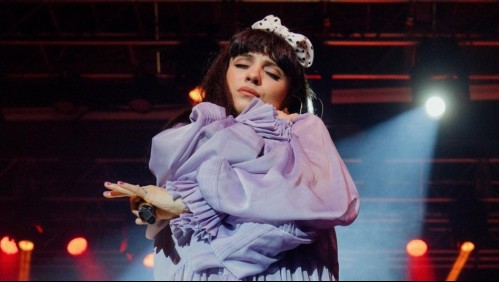 'Pensé que no lo lograba': Mon Laferte sufre molestias en pleno concierto debido a su embarazo