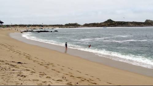Joven padre muere intentando salvar a su hijo que era arrastrado por el mar en El Quisco