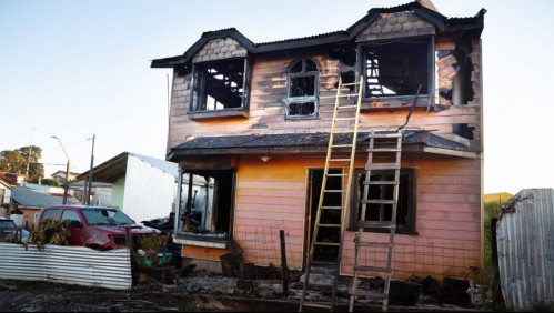 Gobernador Vallespín e incendio en Castro: 'Hay más de 100 viviendas destruidas y 400 personas afectadas'