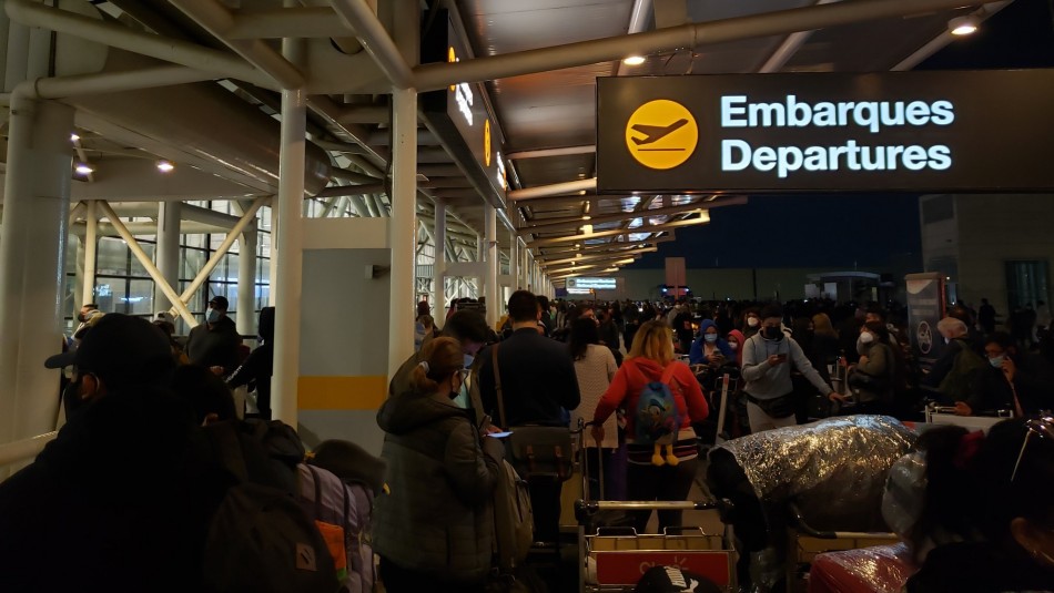 Normalizan ingreso de pasajeros en Aeropuerto de Santiago tras aviso de artefacto sospechoso
