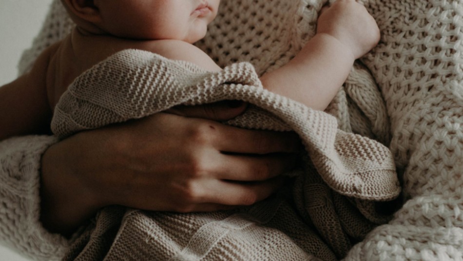 Madre simula la muerte de su hijo para separarlo del padre biológico y criarlo con su pareja: Madre simula la muerte de su hijo para separarlo del padre biológico y criarlo con su pareja: