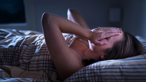 Expertos reportan extraño síntoma nocturno en personas contagiadas con la variante Ómicron