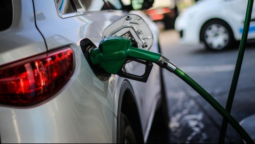 Bencina de 93 octanos bajará este jueves pero la de 97 sigue al alza