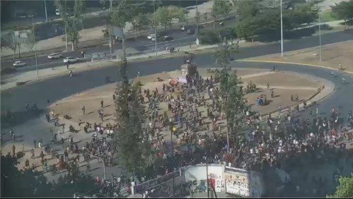 Manifestaciones en Plaza Italia generan cortes de tránsito y cierre de accesos al Metro