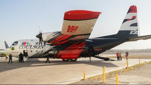 Puede lanzar 15 mil litros de agua: presentan nuevo avión para combatir incendios forestales