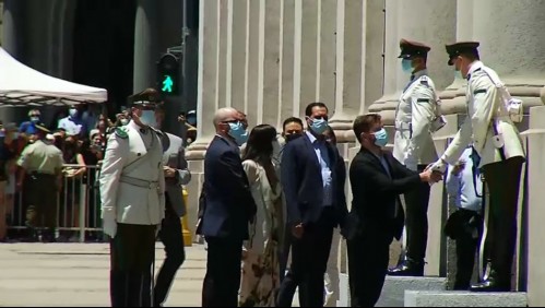 Así fue el saludo de Gabriel Boric a la guardia del Palacio de La Moneda
