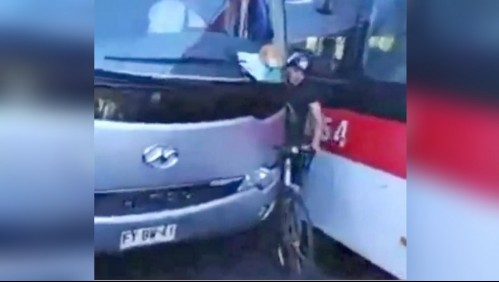 'El tipo estaba vuelto loco': Ciclista relata traumático hecho tras ser aplastado entre dos buses