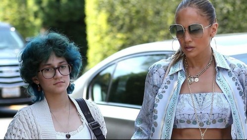 La costosa cartera de Jennifer Lopez que combinó con un outfit deportivo para irse de compras con Emme