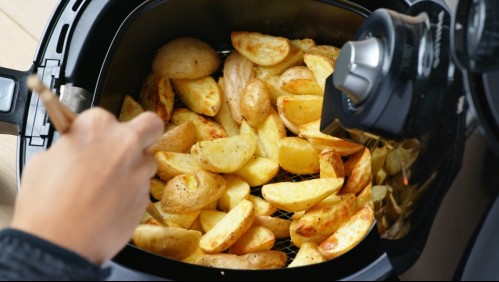 ¿Es realmente saludable cocinar en freidoras de aire? Esto dicen los expertos