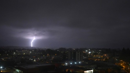 Posible tormenta eléctrica obliga a declarar Alerta Temprana Preventiva en varias comunas de la Región Metropolitana