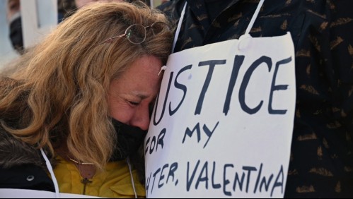 'Murió en mis brazos, no pude hacer nada': Madre de adolescente chilena baleada por policía en Estados Unidos