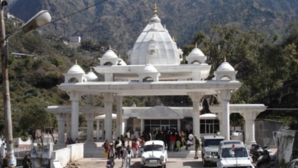 Estampida en santuario de la India deja 12 muertos y más de una decena de heridos Estampida en santuario de la India deja 12 muertos y más de una decena de heridos