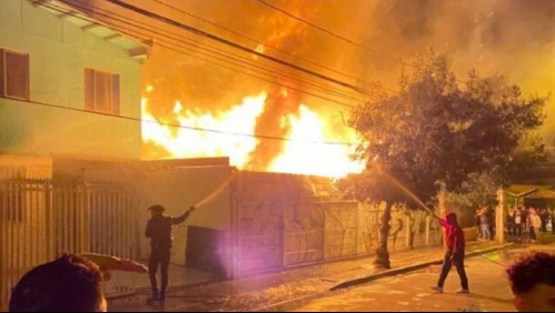 'Tragedia de Año Nuevo': Incendio en Maipú termina con una mujer fallecida y su pareja herida