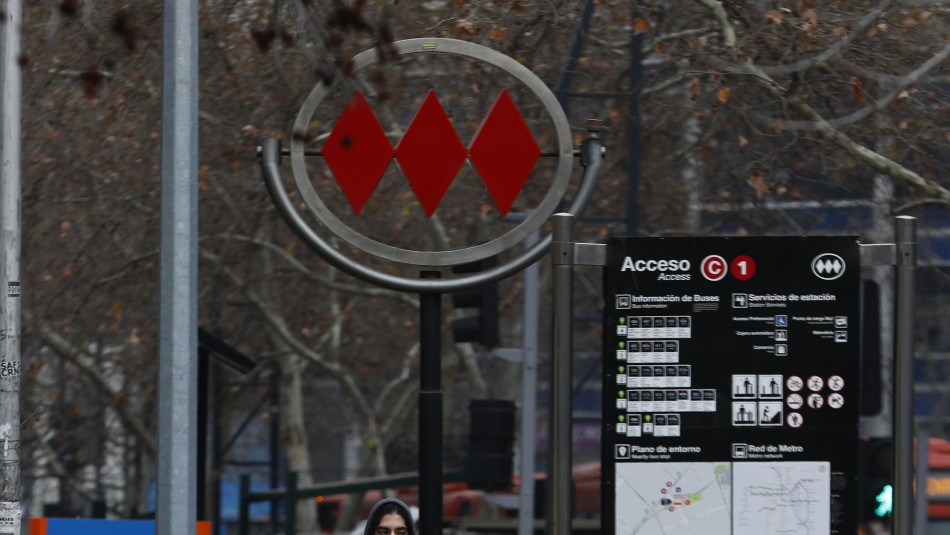 Clásicos letreros de Metro de Santiago tendrán cambio: Así será la nueva señalética